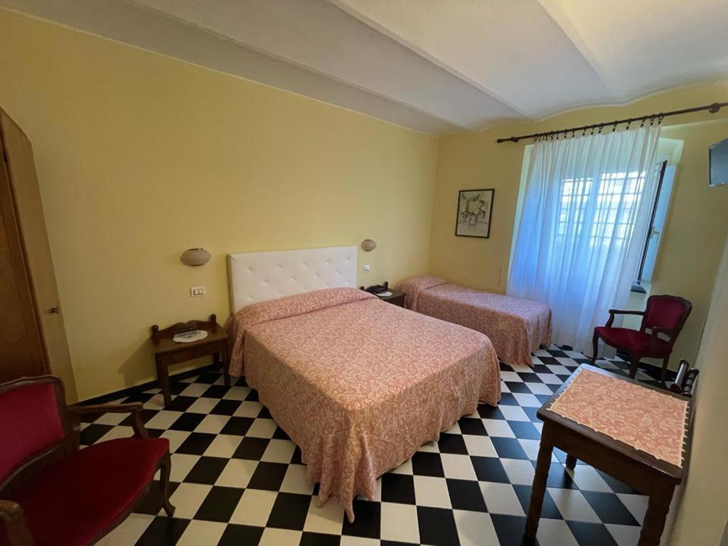 Fieschi Boutique 3*